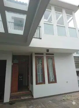 Rumah Disewakan Area Strategis Fasilitas Lengkap di Lebak Bulus