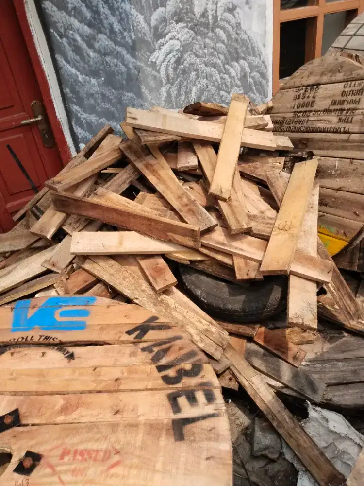 Palet  bekas  kabel