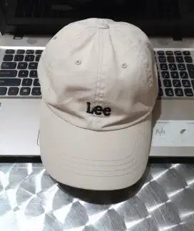 Preloved Topi Lee Original (Unisex)