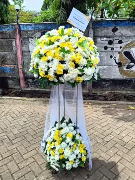 Karangan bunga standing