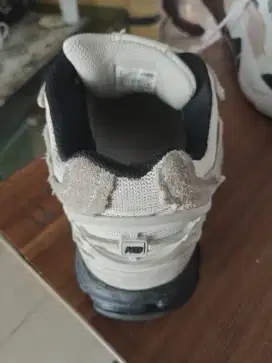 Sepatu Ori bekas