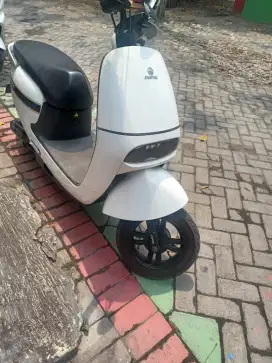 Dijual motor listrik merk exotic model strato