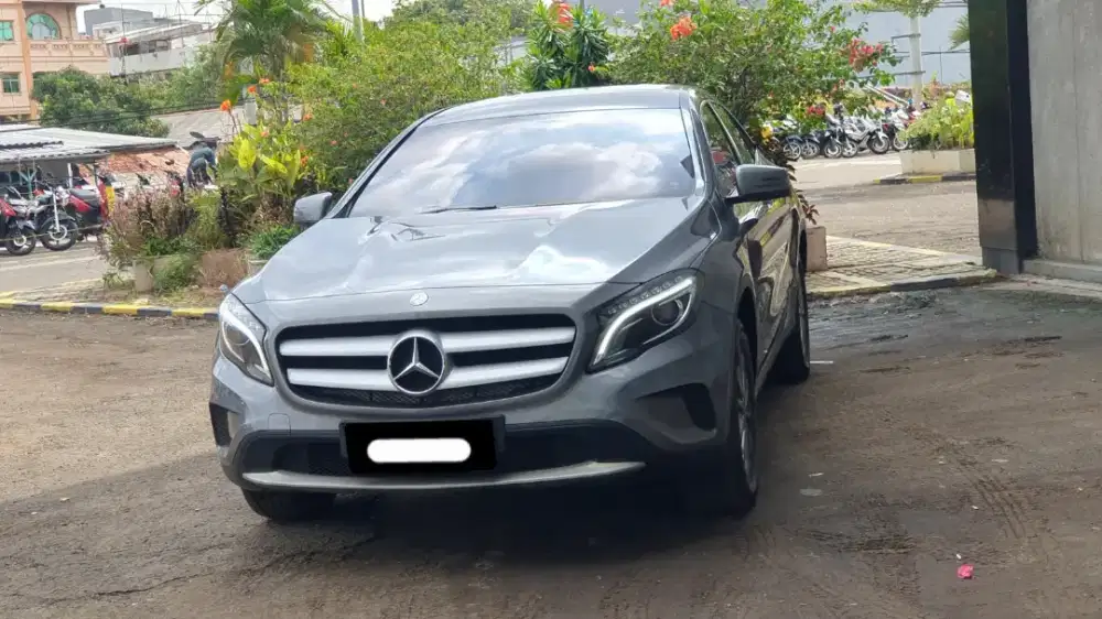 Km33rb mercedes benz mercy gla200 urban 2016 pakai 2017 abu