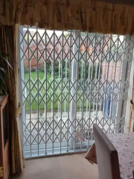 Ahli pasang pintu besi Henderson rolling door folding gate