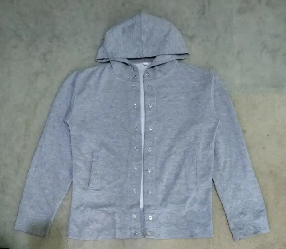 Hoodie Kancing Button