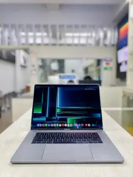 Macbook Pro 2017 intel core i7 || Ram 16Gb || Ssd 512Gb || WRNTLY 6 BL