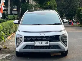 Hyundai Stargazer prime capt seat 2022 ( km 27 RB)