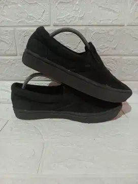 Vans UA Comfycush Era slip on full black size 43 fit to 44 (28cm)