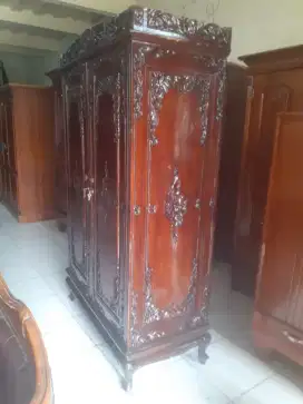 Ukir tahun 1960 lemari jati 2 pintu bekas dah melamin seperti baru