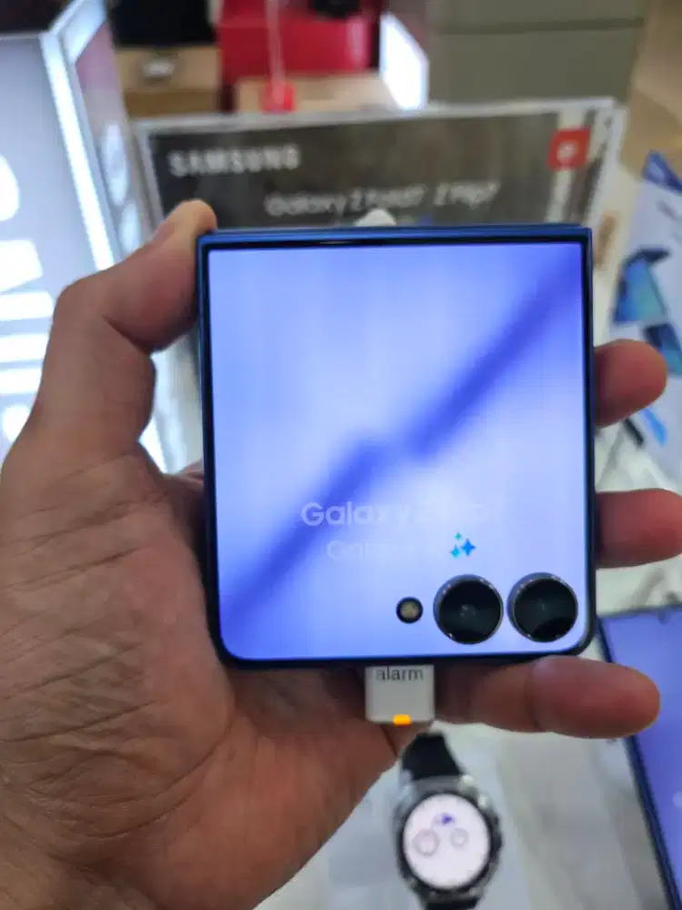 NEW GALAXY FOLDABLE 7  BENEFIT 4JUTAAN FREE PROTEKSI HINGGA 2TAHUN