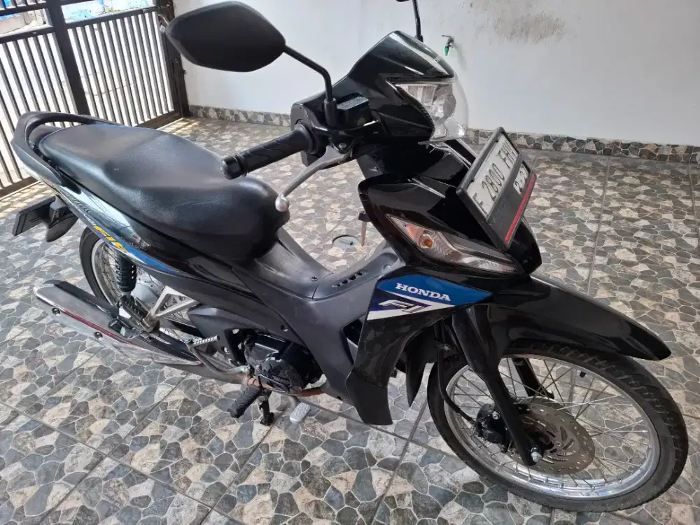 Pajak bln 12/2026, honda revo fit 110 inject 2022 full orisinil mulus.