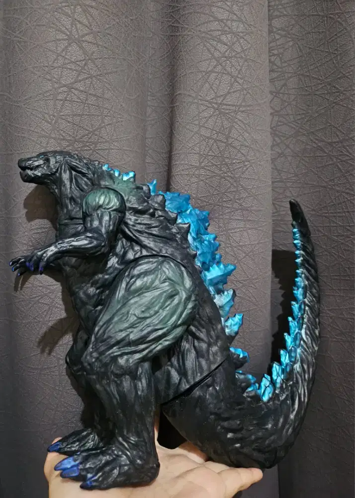 Dinosaurus biru hitam