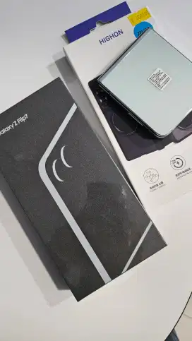 Samsung Galaxy ZFlip7 new box