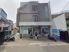 Ruko Gandeng 3 Lantai di Tebet Timur, Hanya 4 Menit ke Tol Tebet