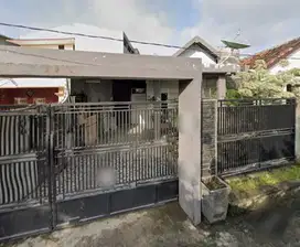 Jual rumah lelang Surabaya Barat lokasi strategis tengah kota Surabaya