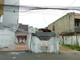 Rumah Tua di Jl E Ujung Kebon Jeruk Jakarta Barat
