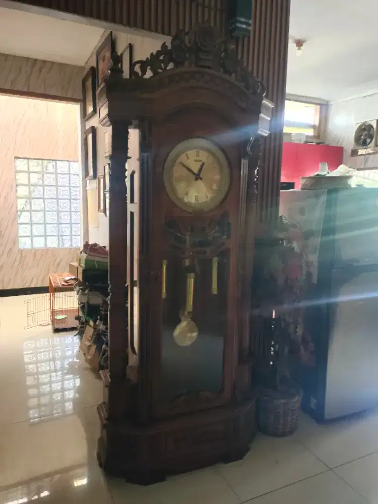 Jam besar kayu hiasan rumah