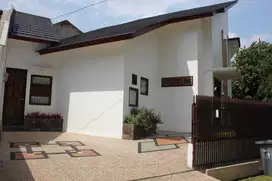Rumah Nyaman Modern Dekat Stasiun Di Bintaro Area, 6497
