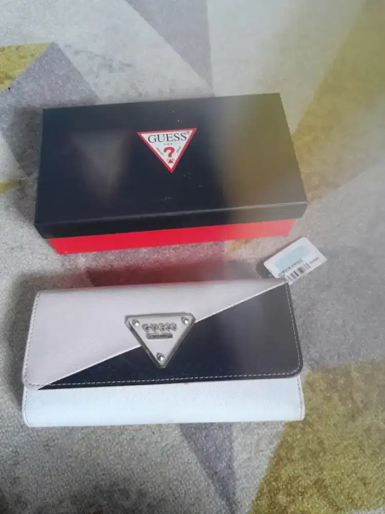 Dompet guess ori