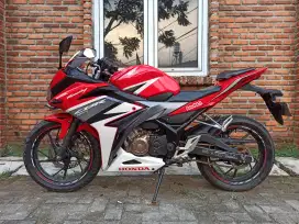 Honda CBR 150R SE 2016/2017 Mulus pajak Hidup Nopember 2026 Panjang
