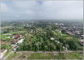 Wedomartani, dekat Stadion Maguwo, akses jalan Mobil papasan, Tepi Aspal