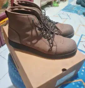 Sepatu boots epsilon e+