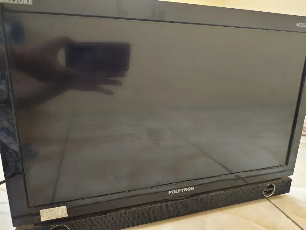 TV LCD Polytron 24 Inch