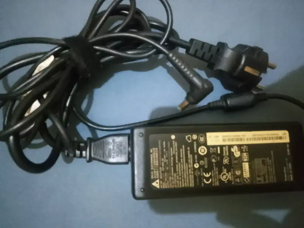 Charger leptop dan PS