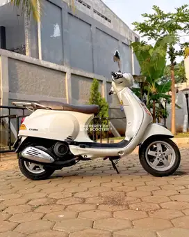 JUAL MURAH VESPA LX 150 3V 2013 MULUS