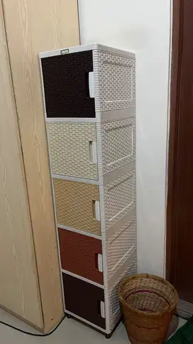 LEMARI PLASTIK AKOKA 5 PINTU