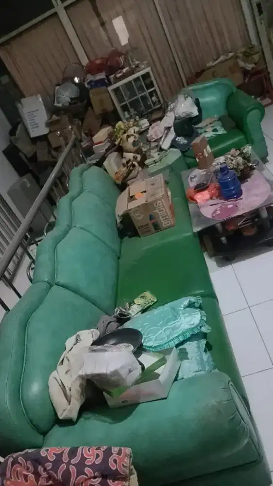 Jual Sofa Bekas Kondisi Layak 5seat plus Meja Sudut Kulit oscar