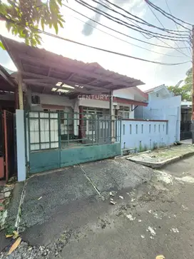 Rumah Bangunan Lama Lokasi Bintaro Sektor 9 9204