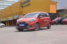 Pajak Panjang Toyota Sienta  1.5 Q Bensin-AT 2016 Orange