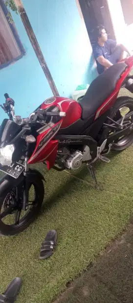 Di jual motor Vixion second