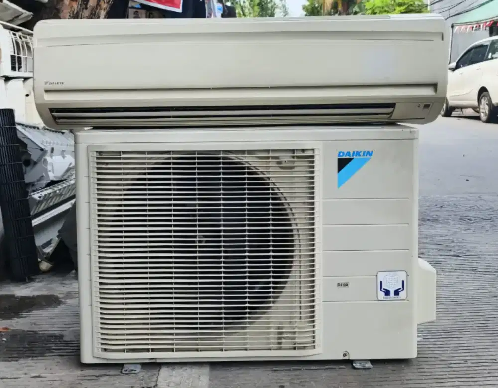 AC Daikin Thailand 2 PK R 410 second