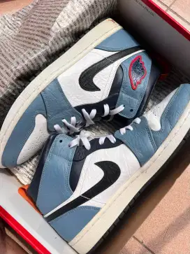 Air Jordan 1 Mid SE FRLS APLA