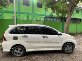 Dijual Toyota Avanza Veloz 2015