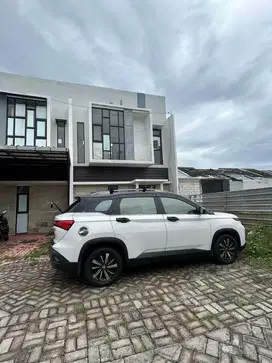 (Bisa Bulanan) Disewakan Rumah 2 Lantai, Mewah Baru Renov