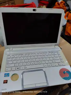 Asus L840 kondisi matot fisik oke