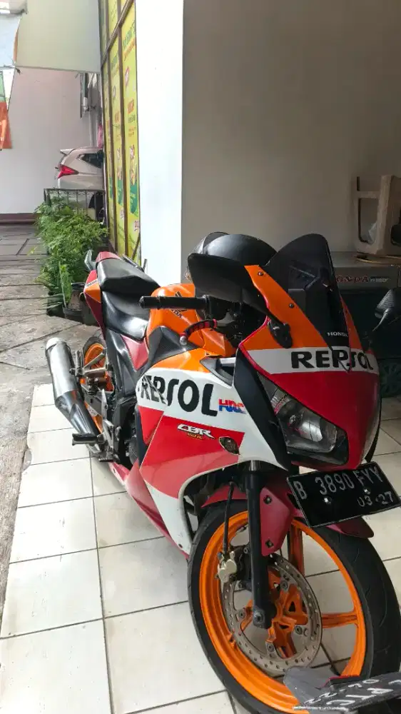 Dijual honda cbr 150R 2014