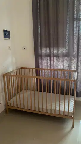 Tempat Tidur Bayi (IKEA)