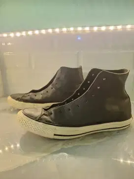Sepatu Converse Original UK 41