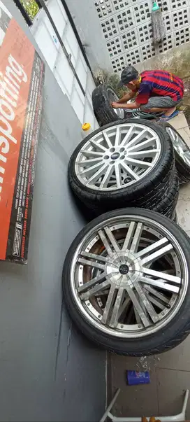 Di jual velg mercy dan Ford RS original  satu racing ukuran R19&R18