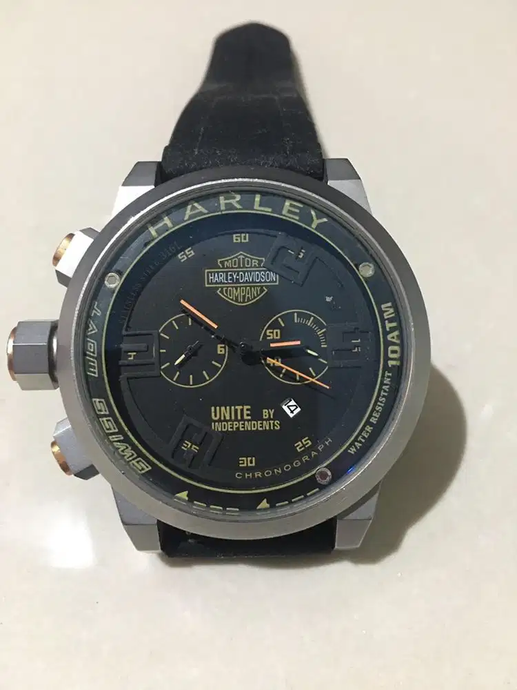 Jam Harley Davidson