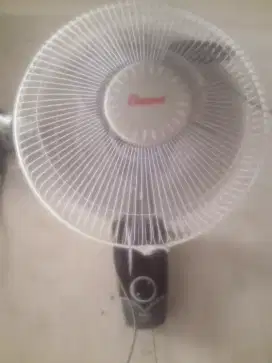Kipas angin dinding 12 inch cosmos normal siap pakai nego tipis
