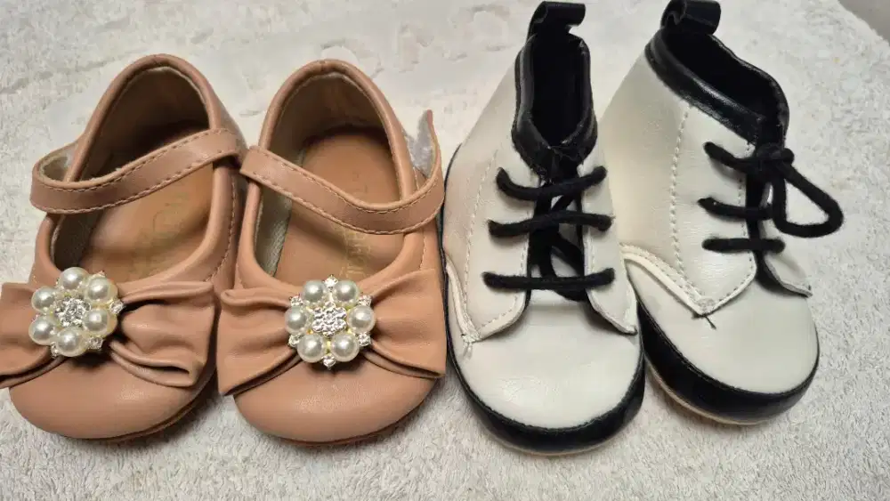 Sepatu anak 2 pasang