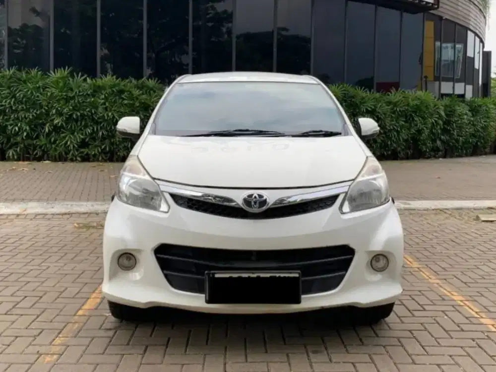 HARGA SPESIAL!! TOYOTA AVANZA VELOZ 1.5 MT MANUAL 2014 PUTIH KM 100RB