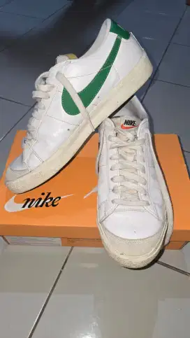 Sepatu Sneaker Merk Nike Blazer Low 77 Vintage uk 44,5