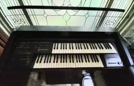 Dijual Cepat Yamaha Electone HE 4. Kondisi Sangat Bagus.