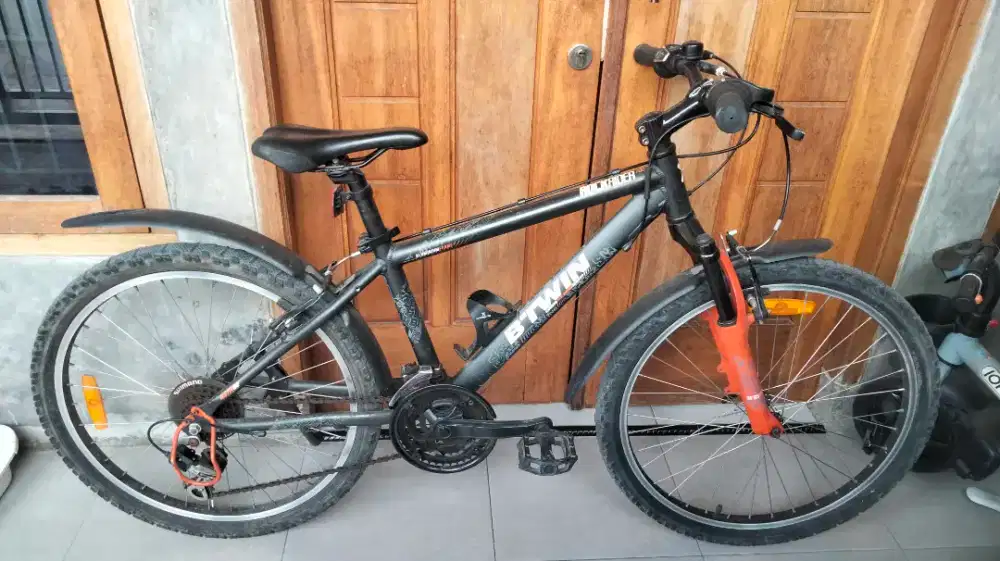 Sepeda gunung BTWIN ROCKRIDER 700 24 inc alloy frame
